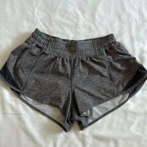 Lululemon women’s Hotty Hot shorts low rise 2.5”, size 4